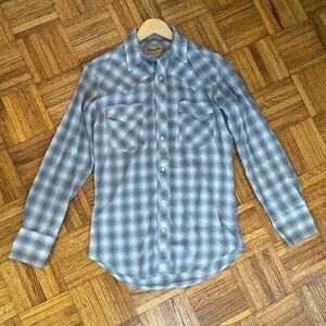 Wrangler Men's Grey and White Checkered Button Down Pearl Snap Shirt